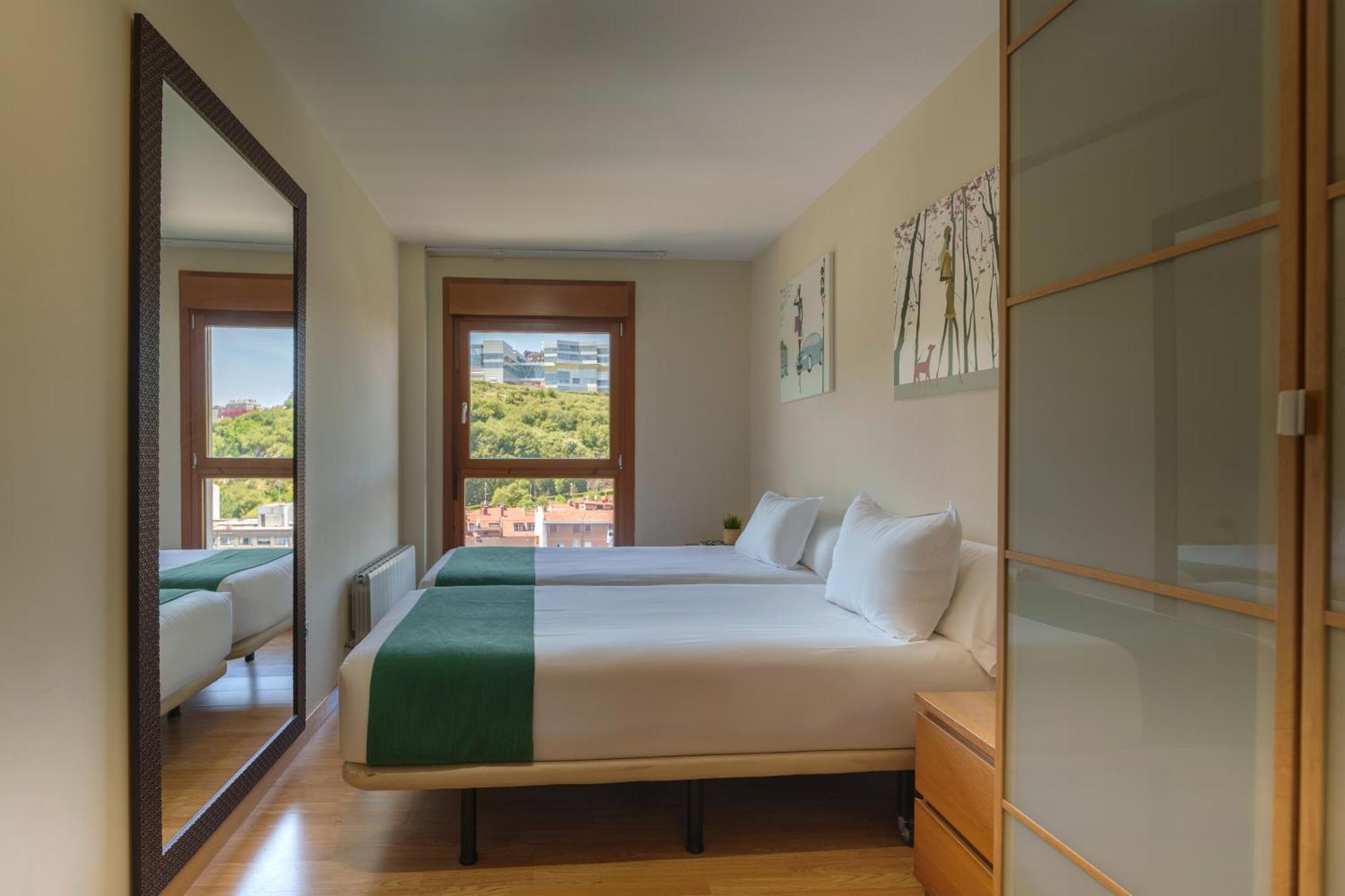 Spirit Apartamentos Atxuri Bilbao Dış mekan fotoğraf